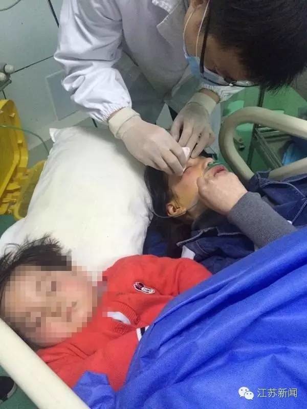 行車記錄儀視頻曝光!滬蓉高速25車連環相撞原因找到了 行車記錄儀視頻曝光!滬蓉高速25車連環相撞原因找到了